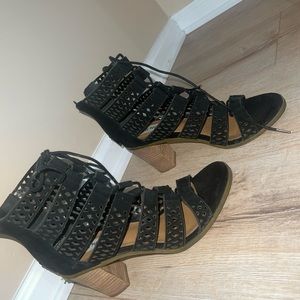 Steve Madden Tie Up Sandal